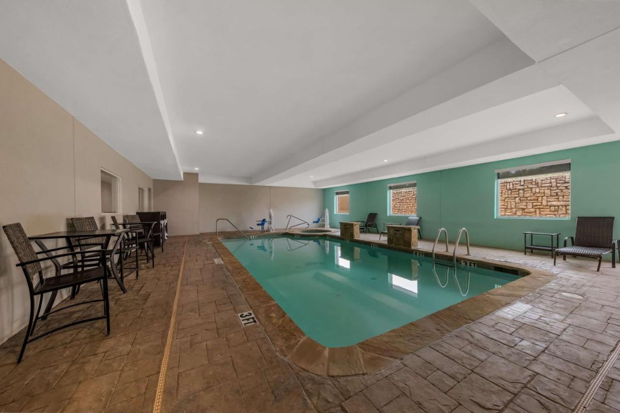 Best Western Bowie Inn & Suites Экстерьер фото
