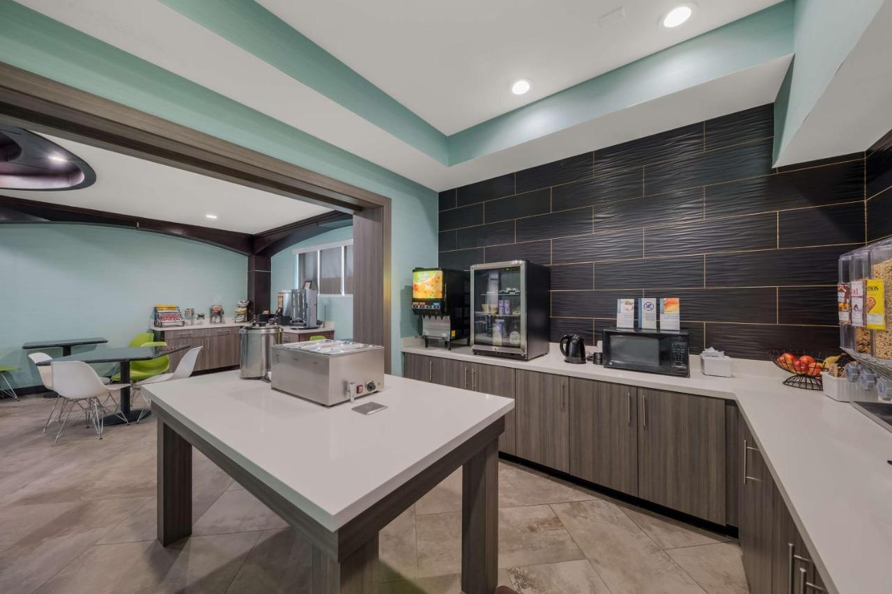 Best Western Bowie Inn & Suites Экстерьер фото