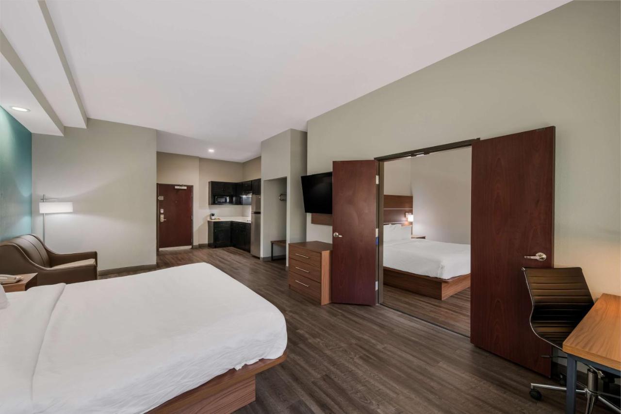 Best Western Bowie Inn & Suites Экстерьер фото
